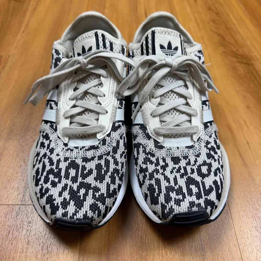 Adidas Swift Run X Womens Sneakers Leopard Print Black White FY2998 Size 8.5